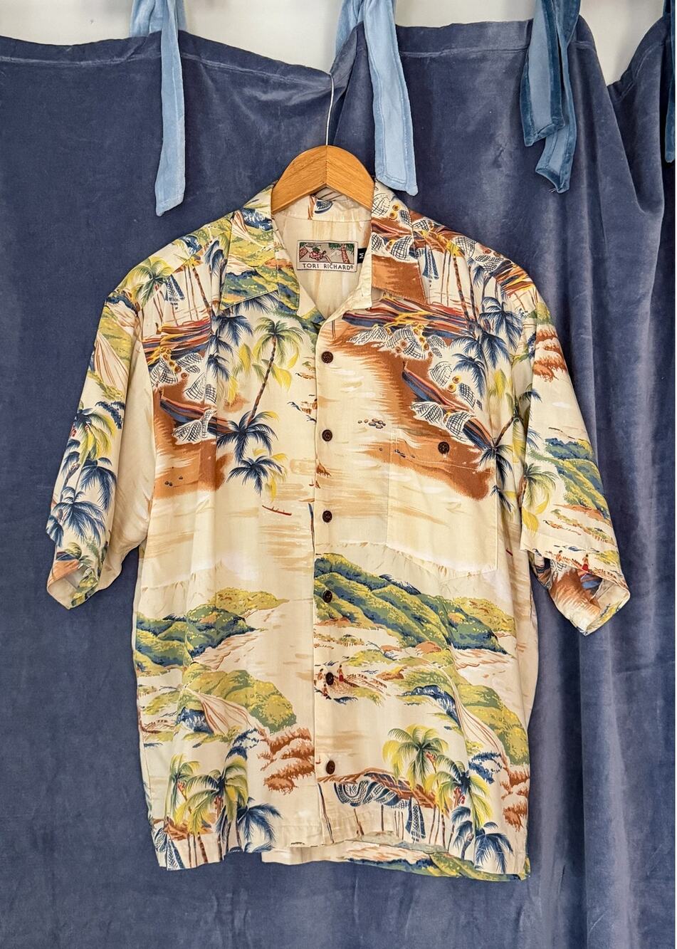 Vintage 00s Tori Richard Hawaiian Scenic Print Button-Up Shirt (men's M)